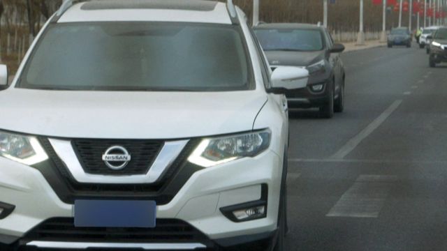 BBC团队被多辆车跟随