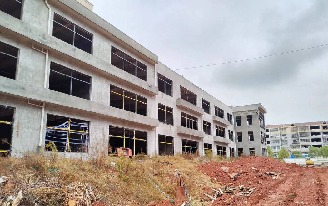 房源广告中新力城幼儿园2022年11月的实际图。