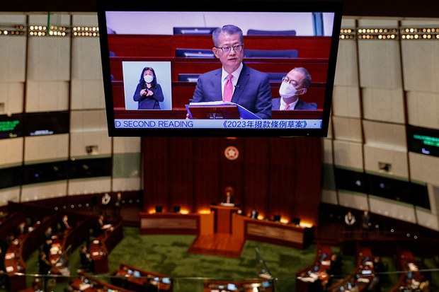 香港去年逾千亿港元赤字　港府招抢人才救经济